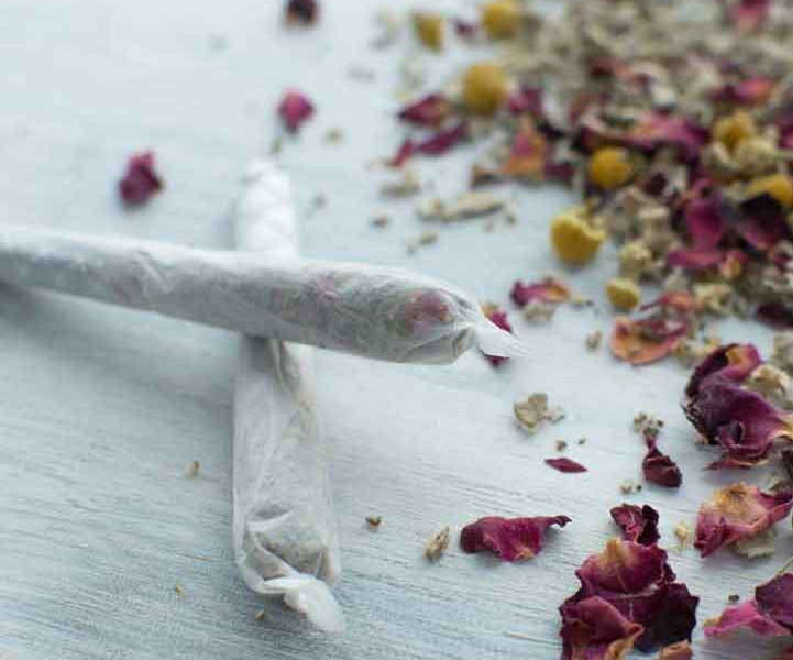 erbe da fumo - sigaretta alle rose- hemporio emilia